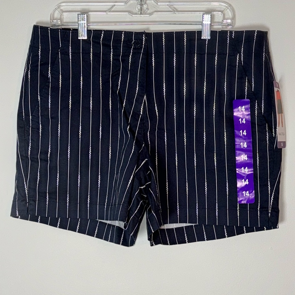 New Nautica Navy White Mid Rise 5” Shorts 14